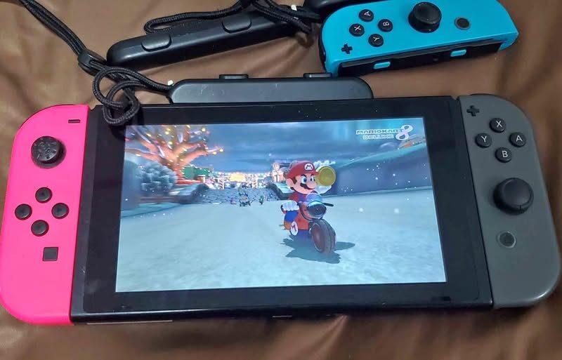 SWITCH VENDO 100% NUEVO Y CON TODOS LOS ACCESORIOS