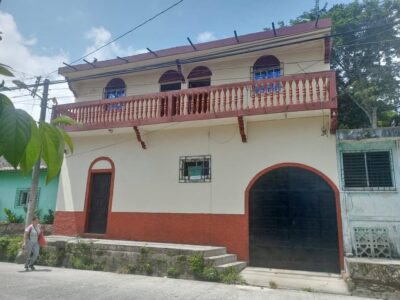 Casa de 5 habitaciones y 2 baños en COJUTEPEQUE
